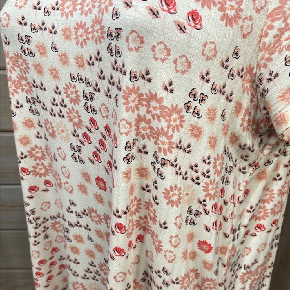 SD Collection Cream Relaxed Short Sleeve Tee - Picture 6 of 6